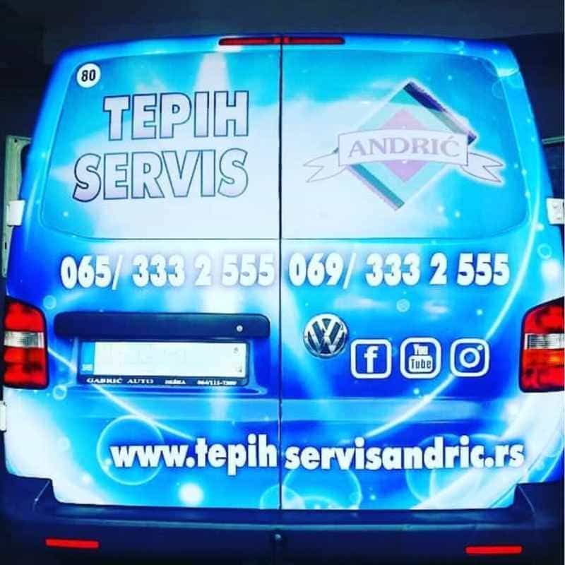 Zadnja vrata kombija sa kontakt brojevima Tepih Servisa Andrić